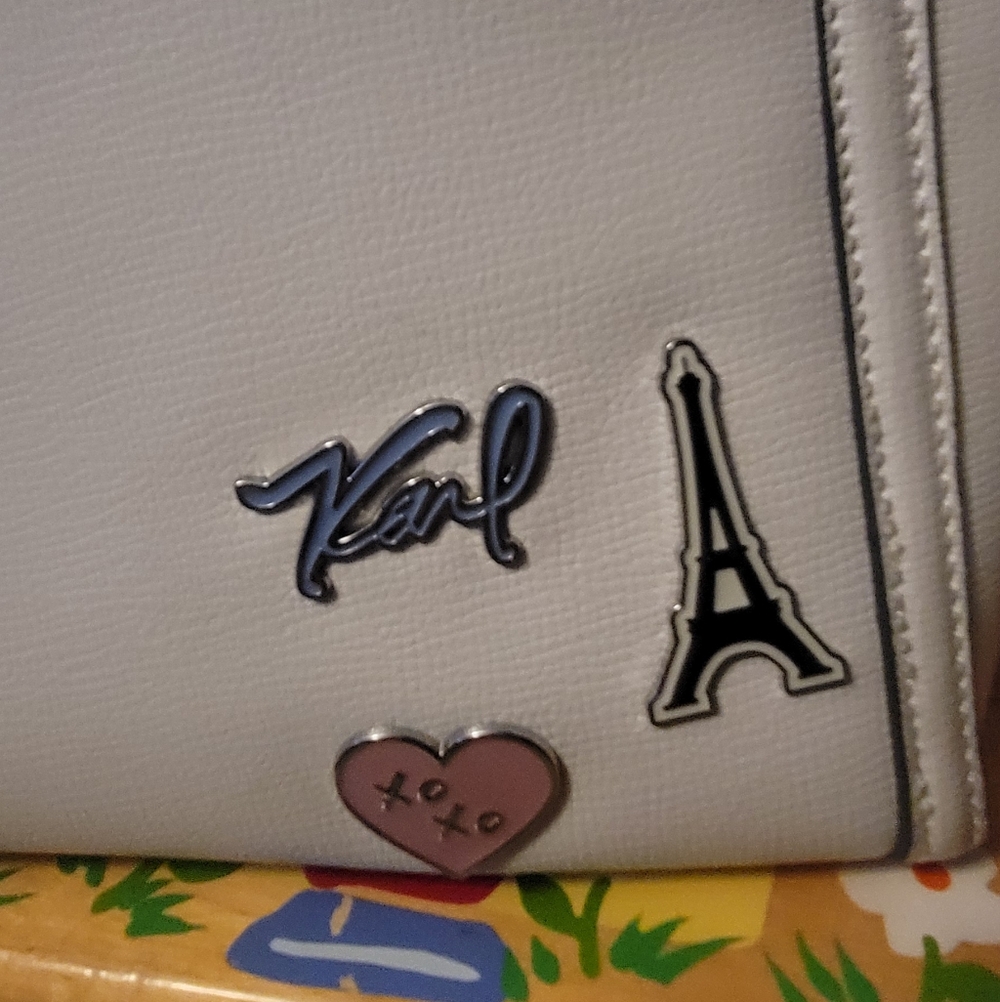 Karl Lagerfeld White Tote Bag with Heart Charm - Picture 3 of 9